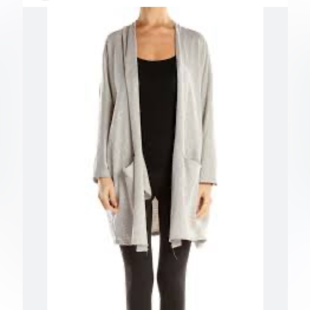 NEW DONNI Striped Open Front Sweater w/ Tags
Size: One Size